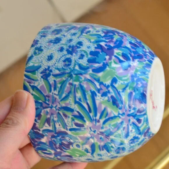 LILY PULITZER Hidden Lion / Floral 14 oz. Ceramic Mug "High Manetenance" Pattern - Picture 4 of 8